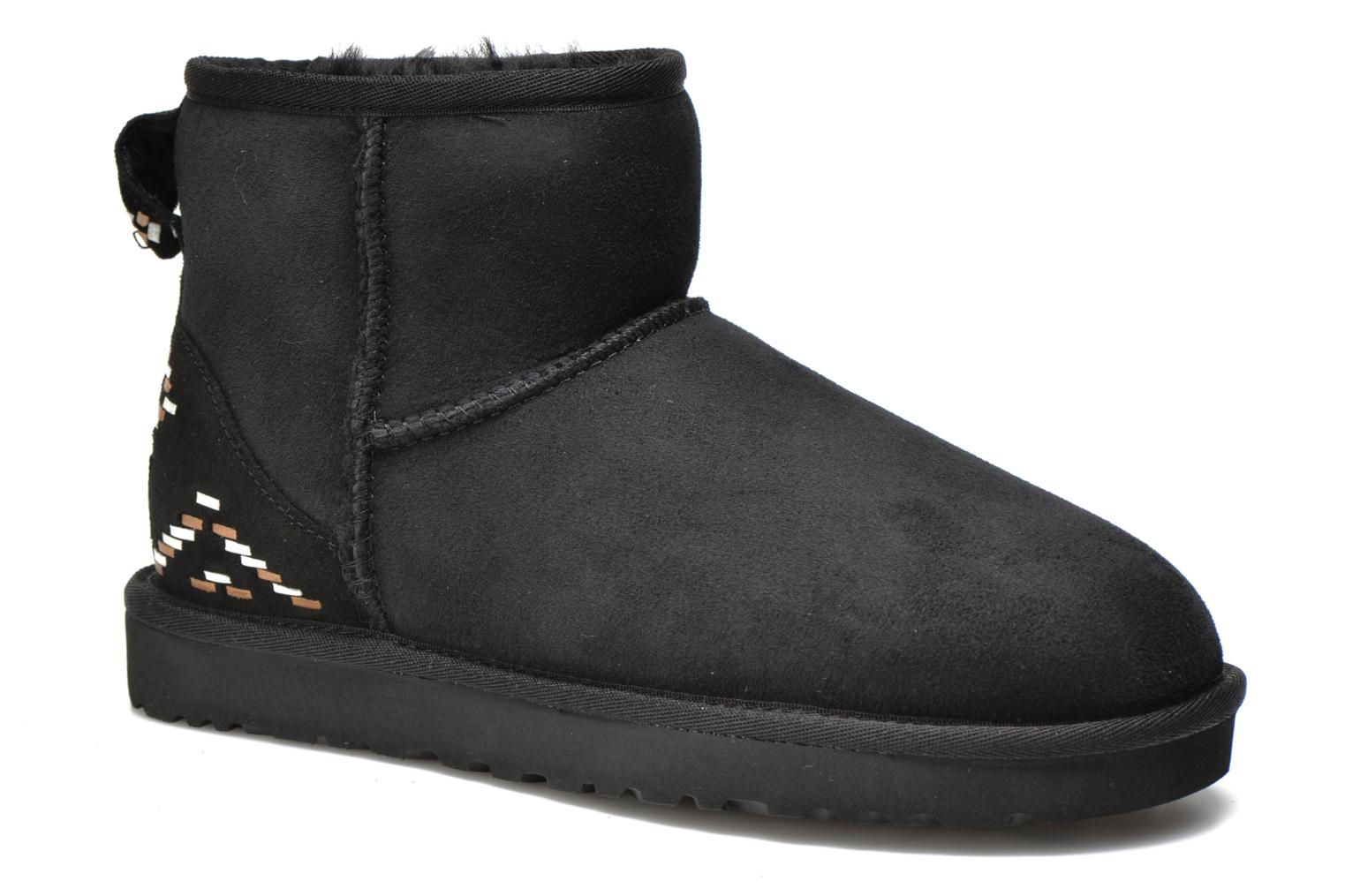 UGG Classic Mini Rustic Weave (Noir) - Bottines et boots chez Sarenza